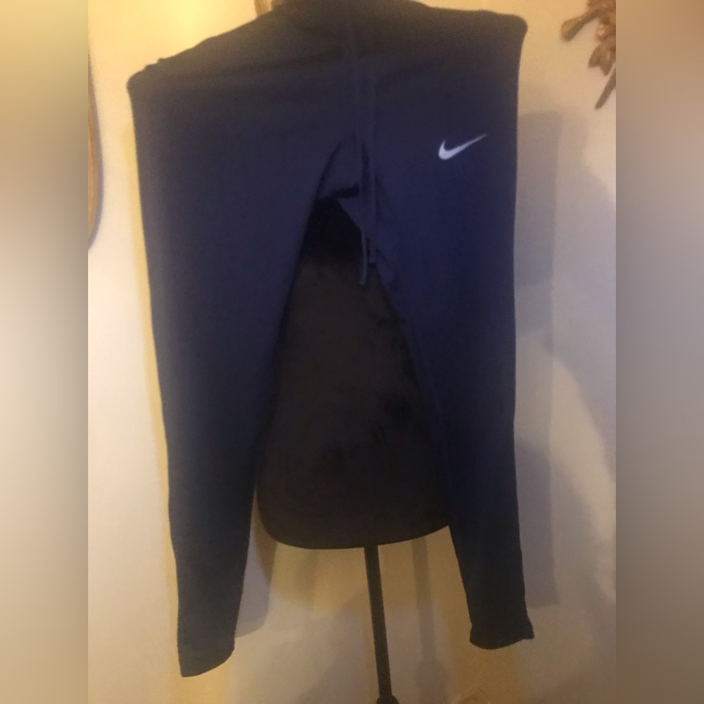 Nike slim leg leggings pants.